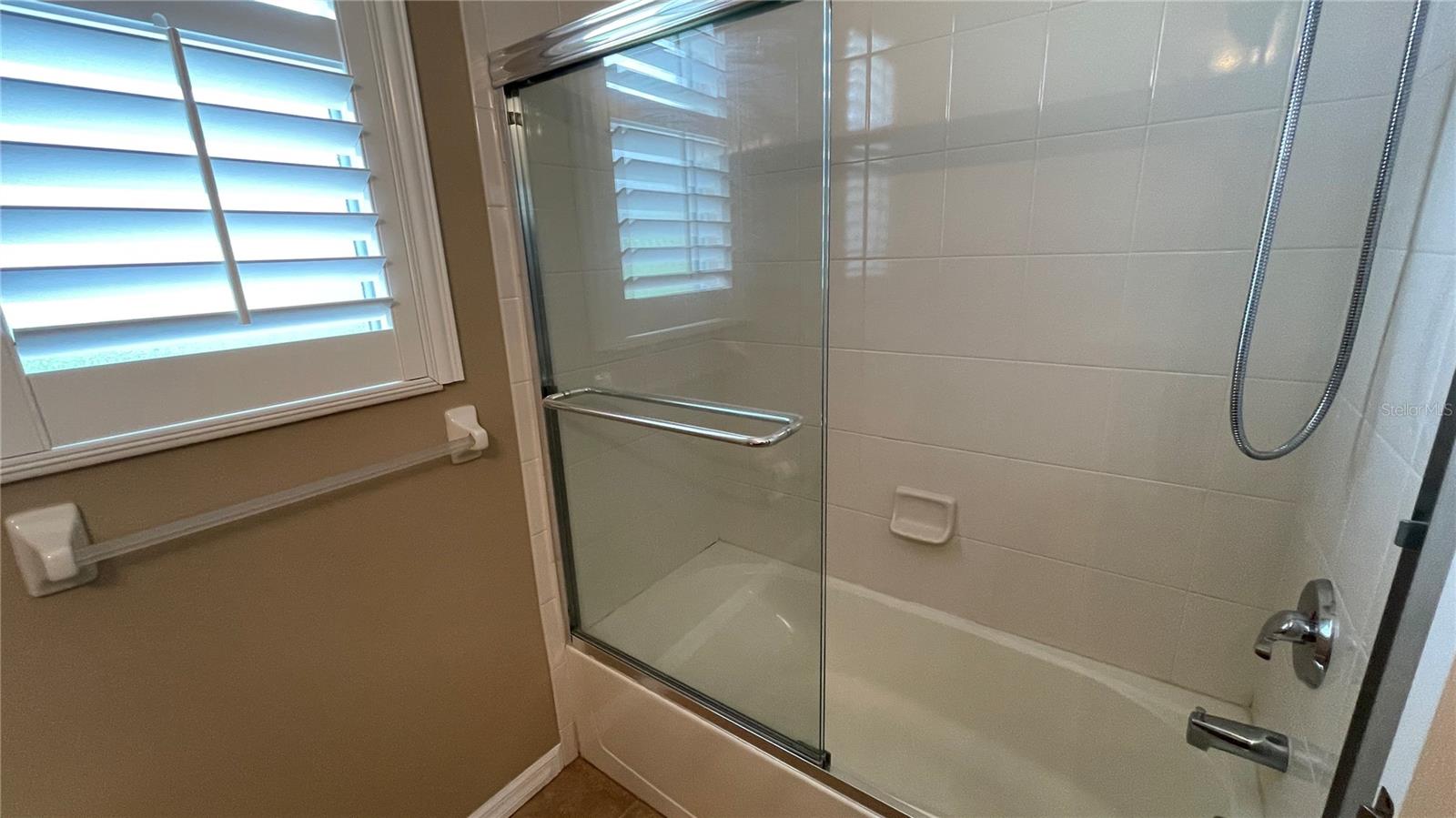 Image 29 of 51 For 7704 Drayton Circle