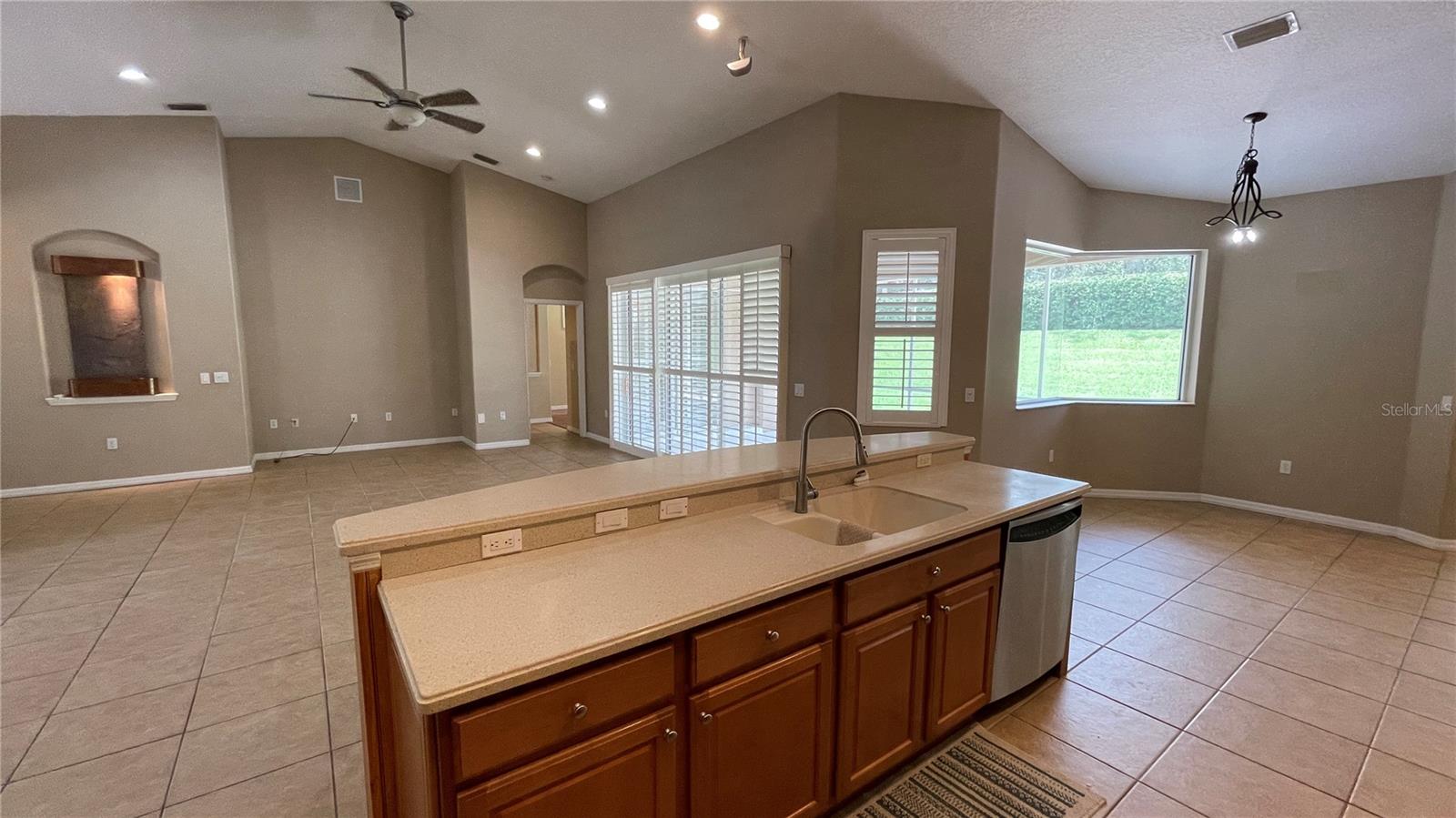 Image 6 of 51 For 7704 Drayton Circle