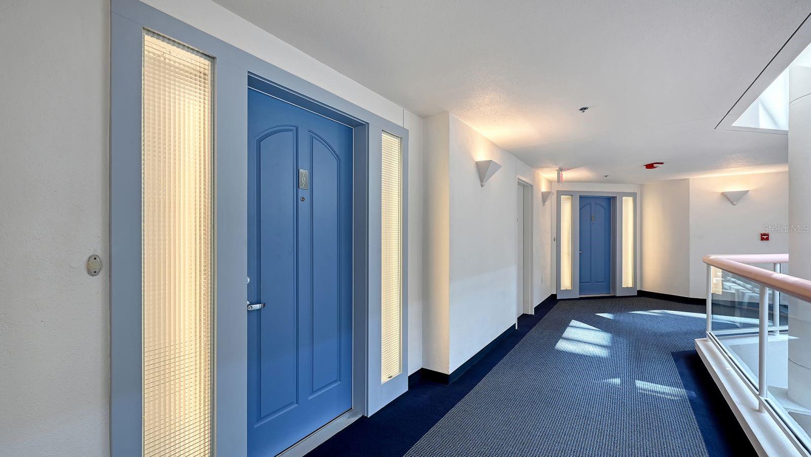 Image 10 of 70 For 455 Longboat Club Road 707