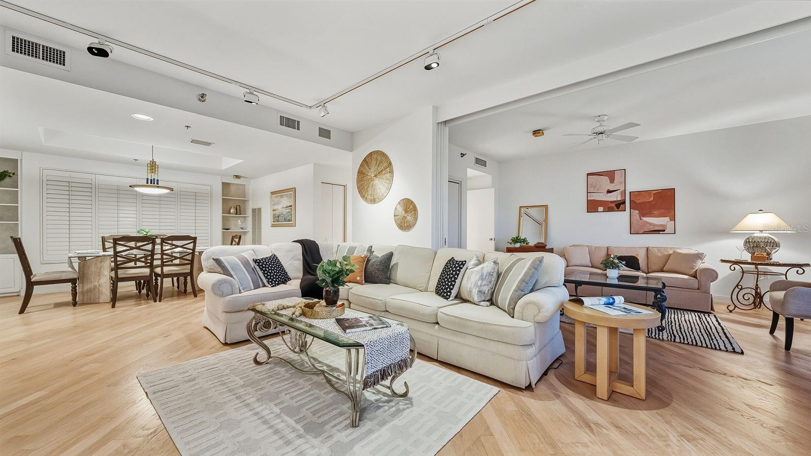 Image 19 of 70 For 455 Longboat Club Road 707