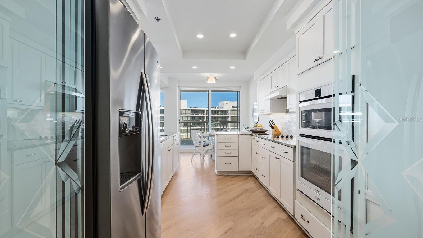 Image 28 of 70 For 455 Longboat Club Road 707