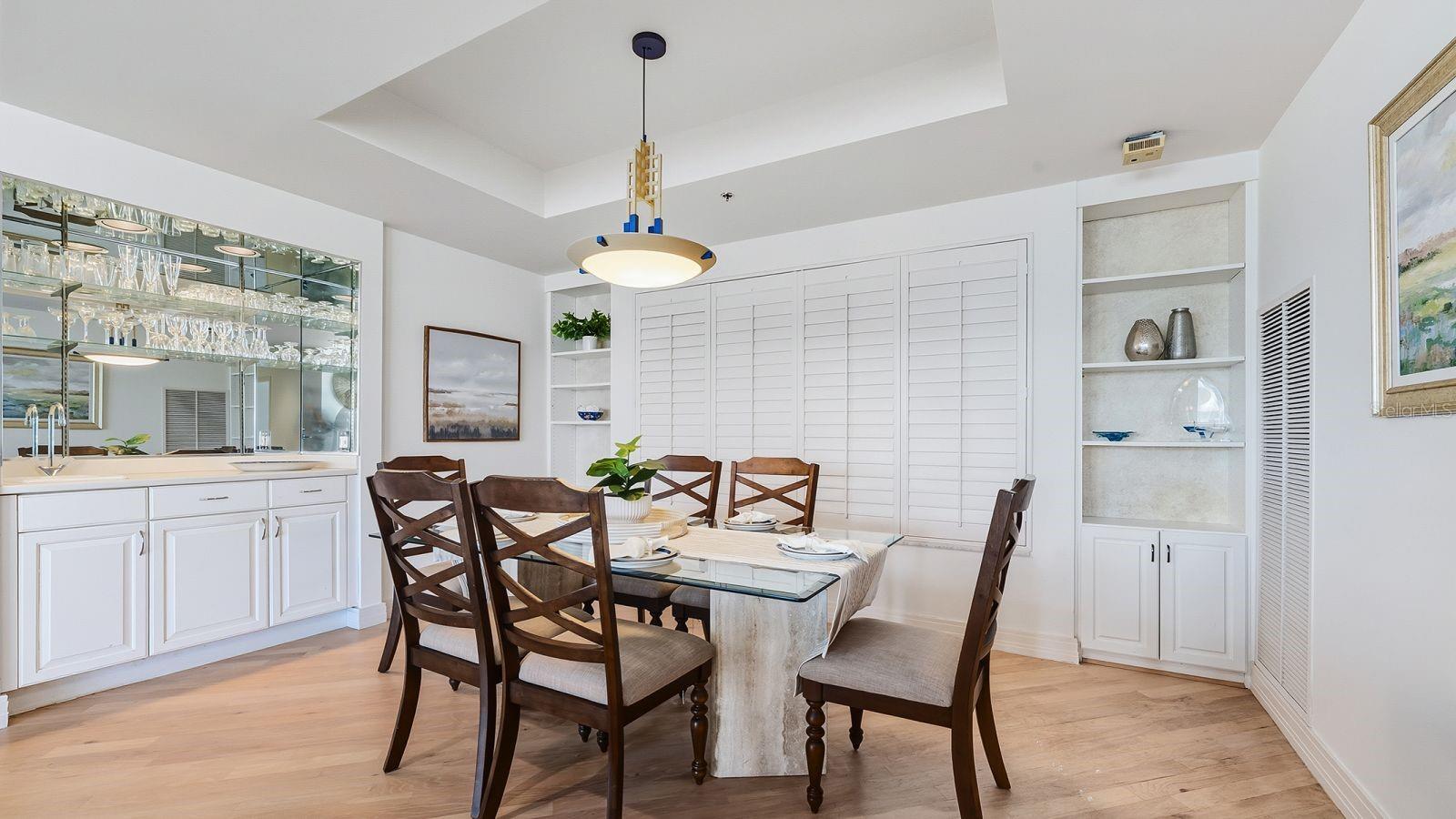 Image 29 of 70 For 455 Longboat Club Road 707