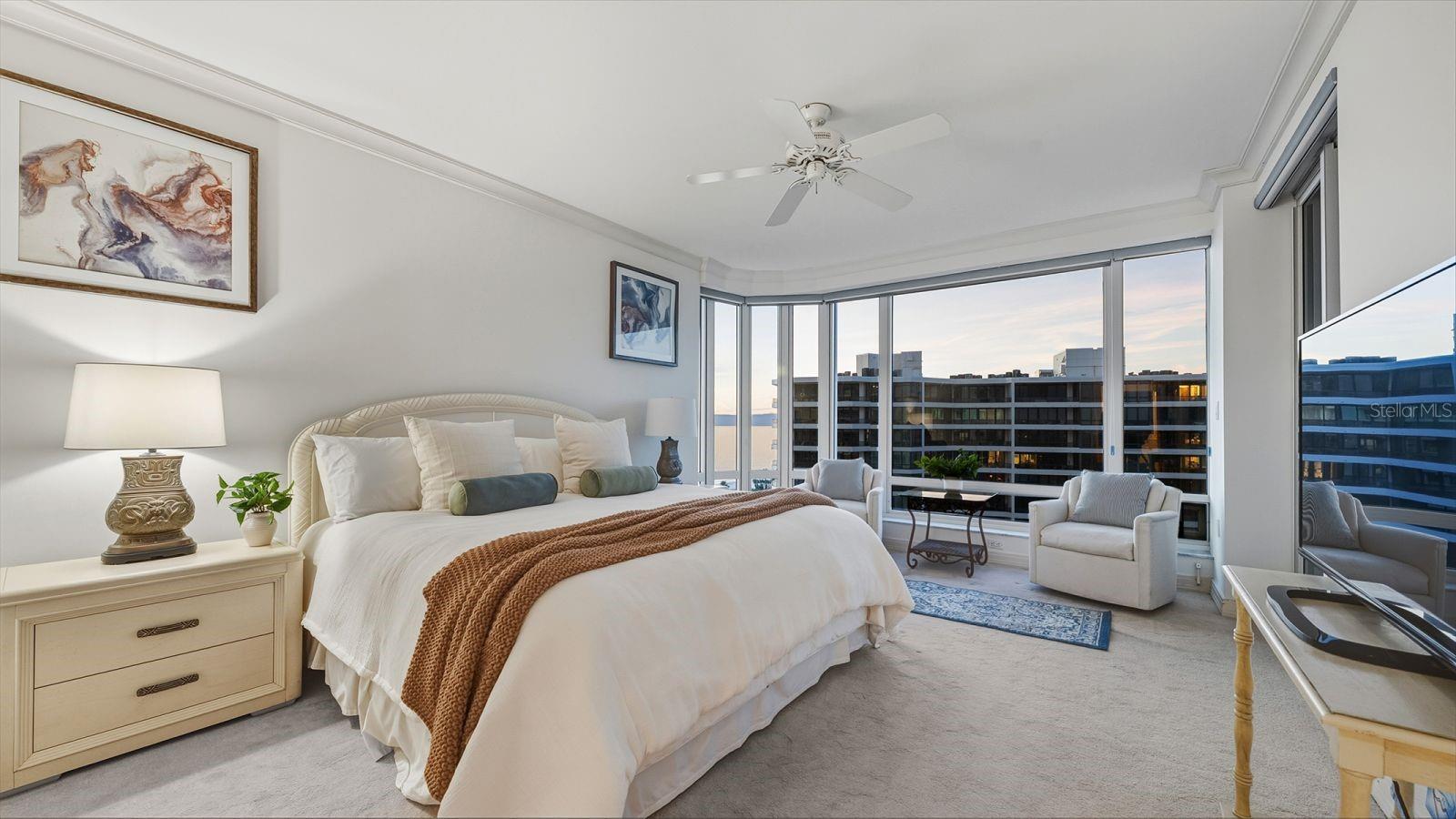 Image 32 of 70 For 455 Longboat Club Road 707