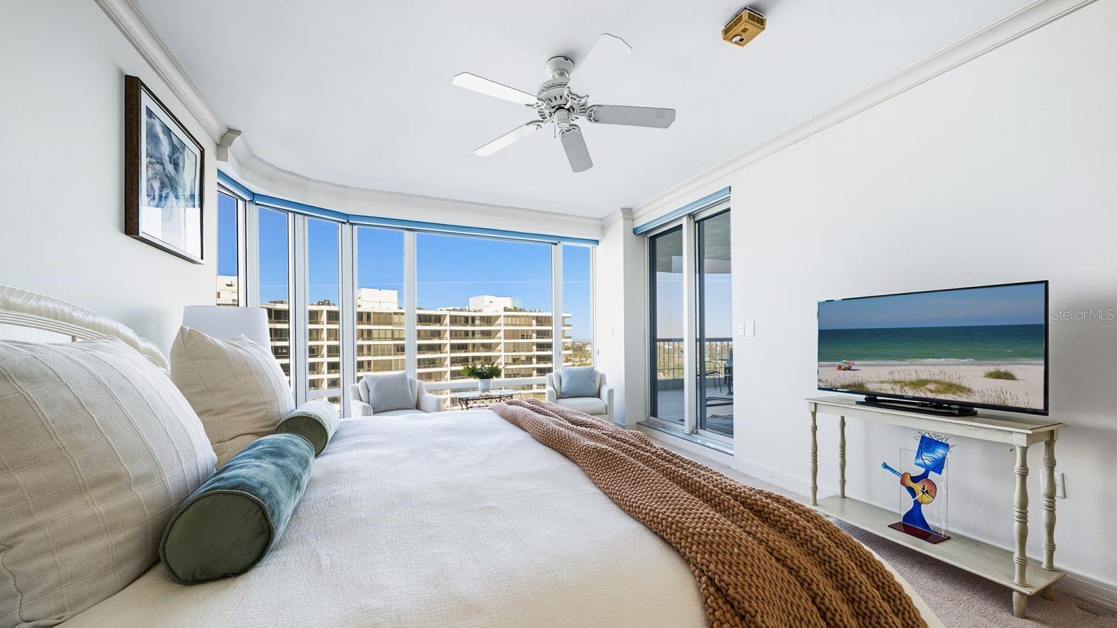 Image 35 of 70 For 455 Longboat Club Road 707