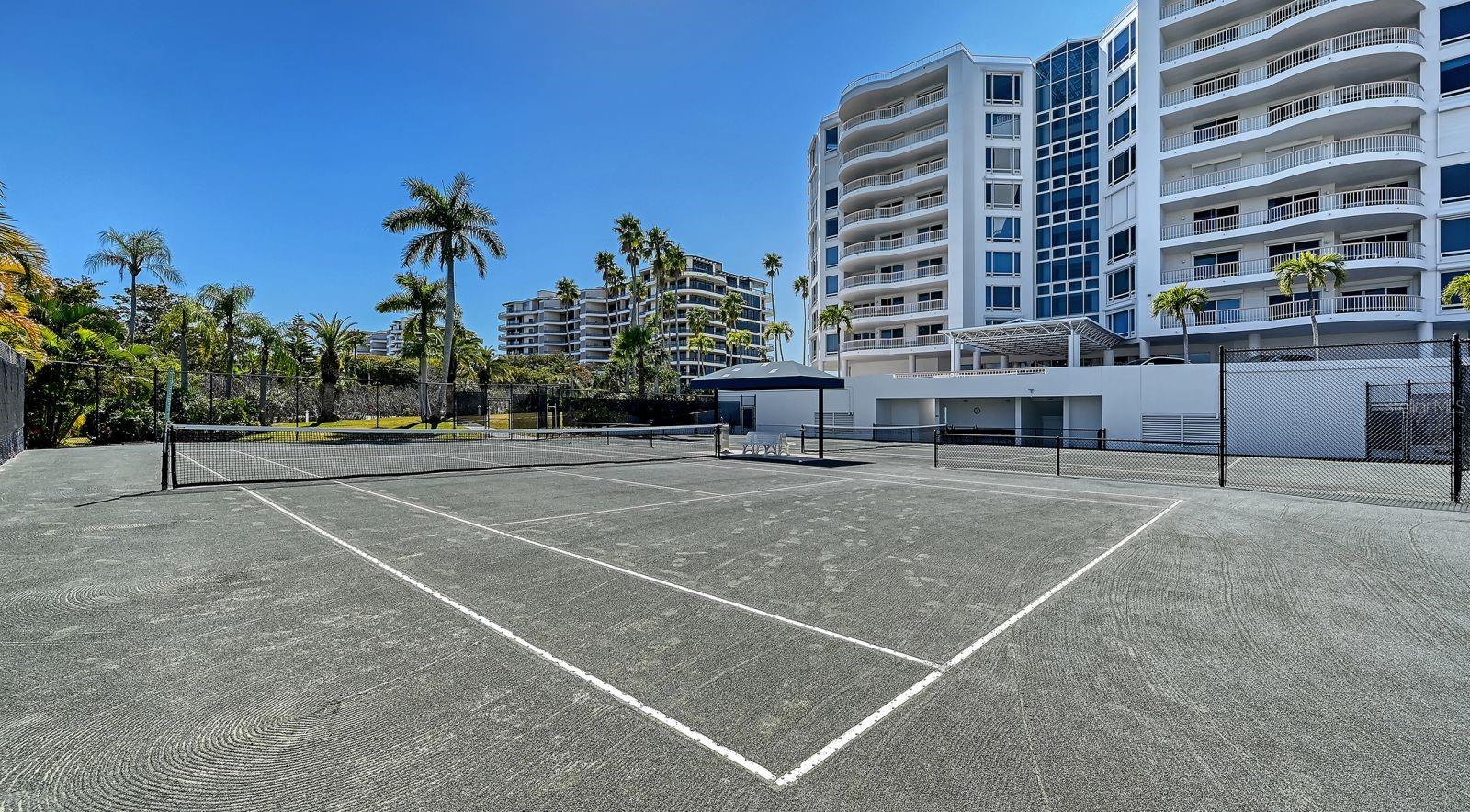 Image 59 of 70 For 455 Longboat Club Road 707