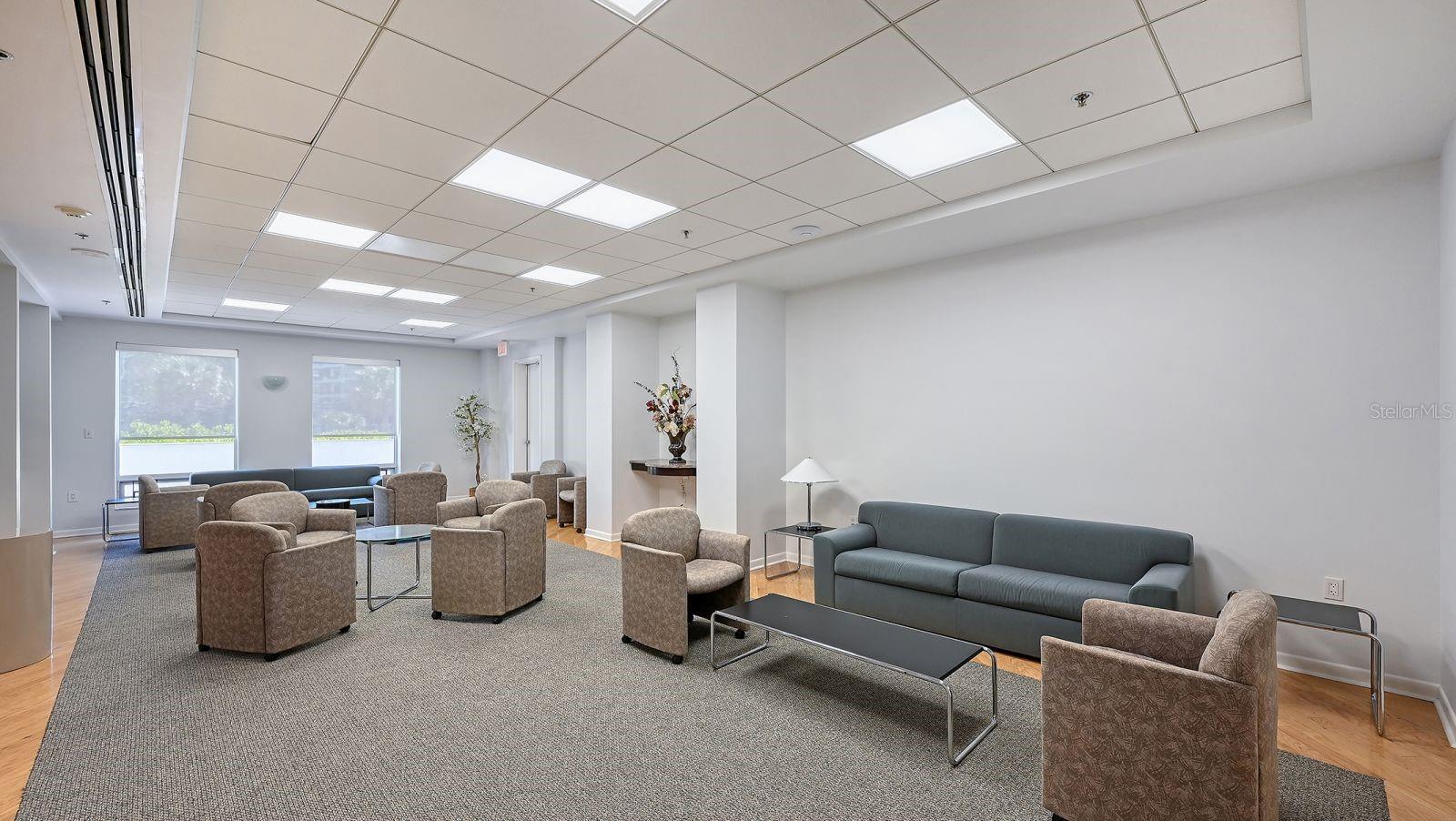 Image 63 of 70 For 455 Longboat Club Road 707