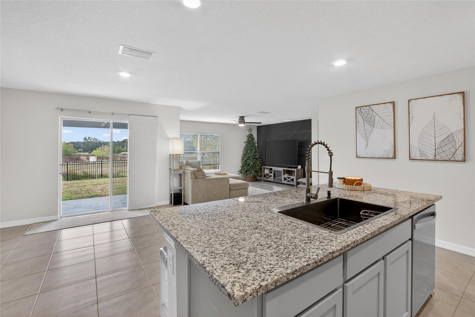 Image 7 of 44 For 7511 Rosewood Garden Loop