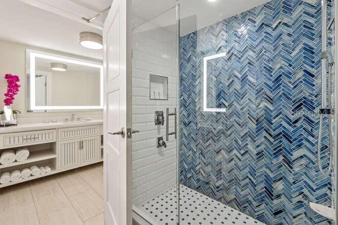 Image 12 of 32 For 250 Sands Point Road 5203