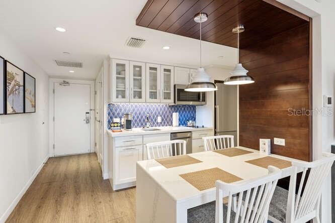 Image 9 of 32 For 250 Sands Point Road 5203