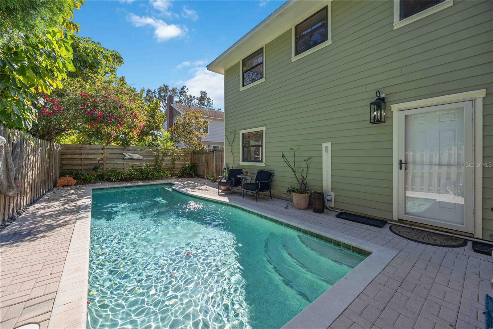 Image 3 of 54 For 2711 1st Avenue W