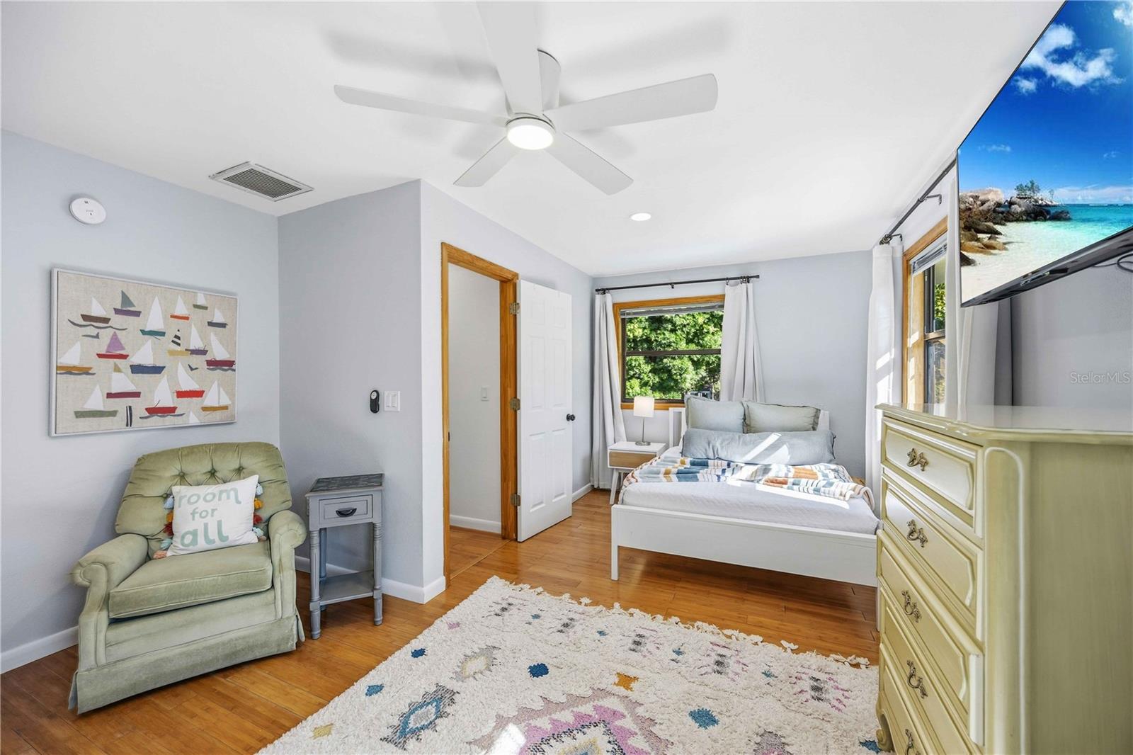 Image 38 of 54 For 2711 1st Avenue W