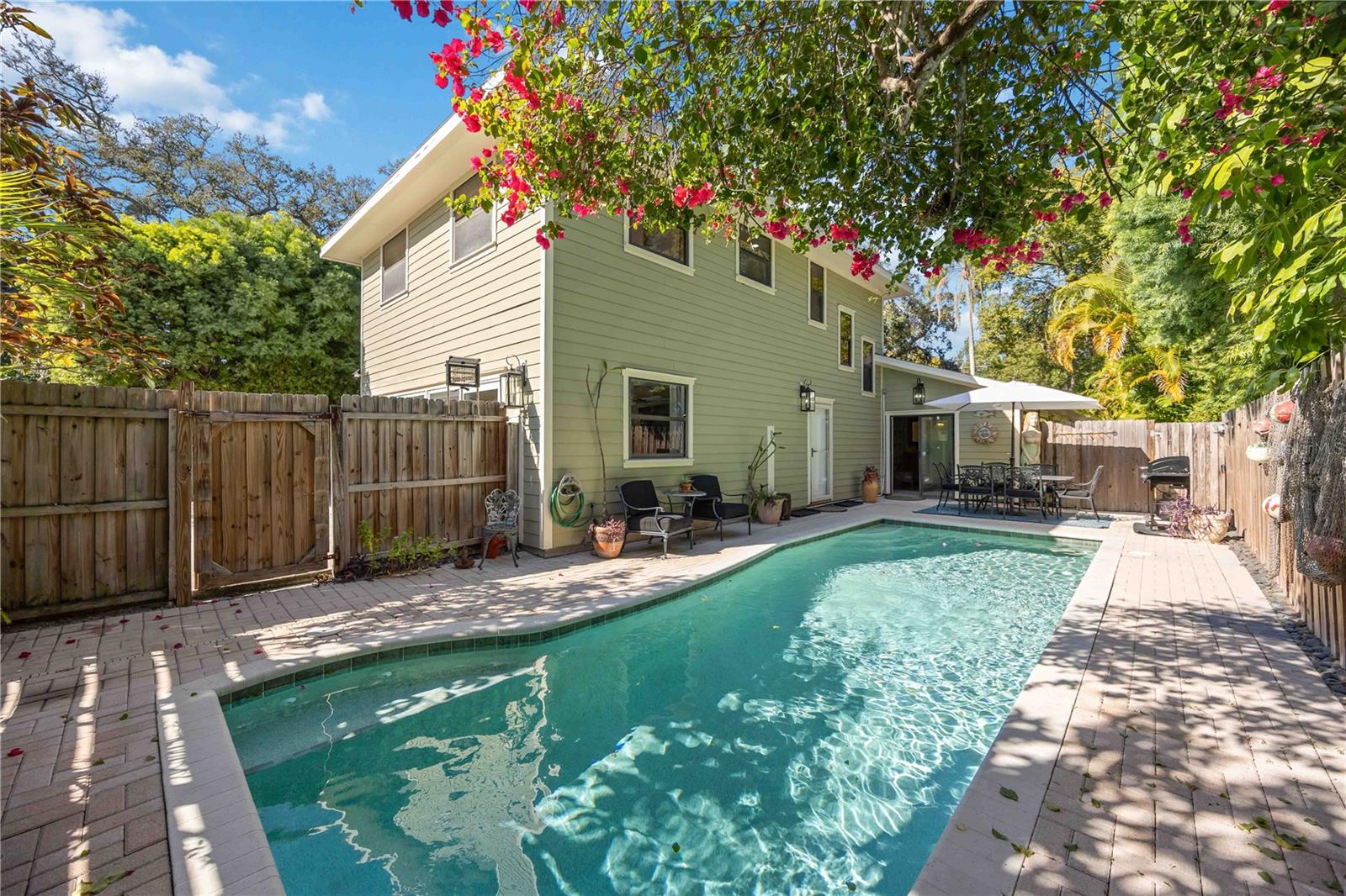 Image 4 of 54 For 2711 1st Avenue W