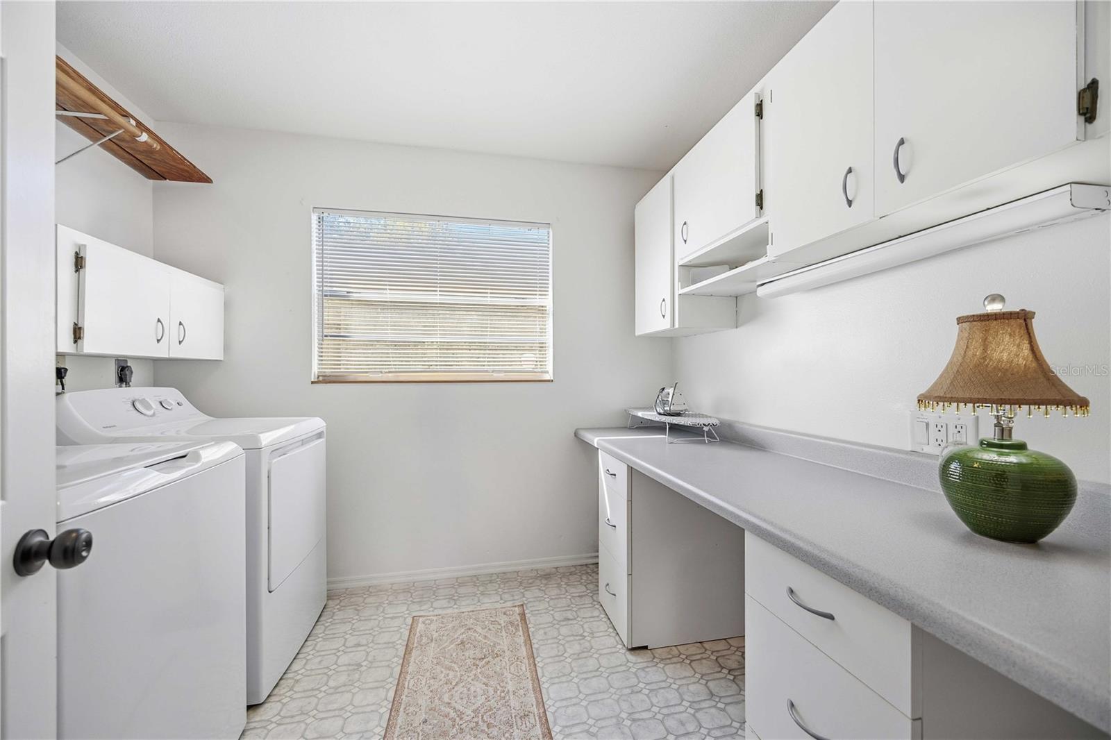 Image 46 of 54 For 2711 1st Avenue W