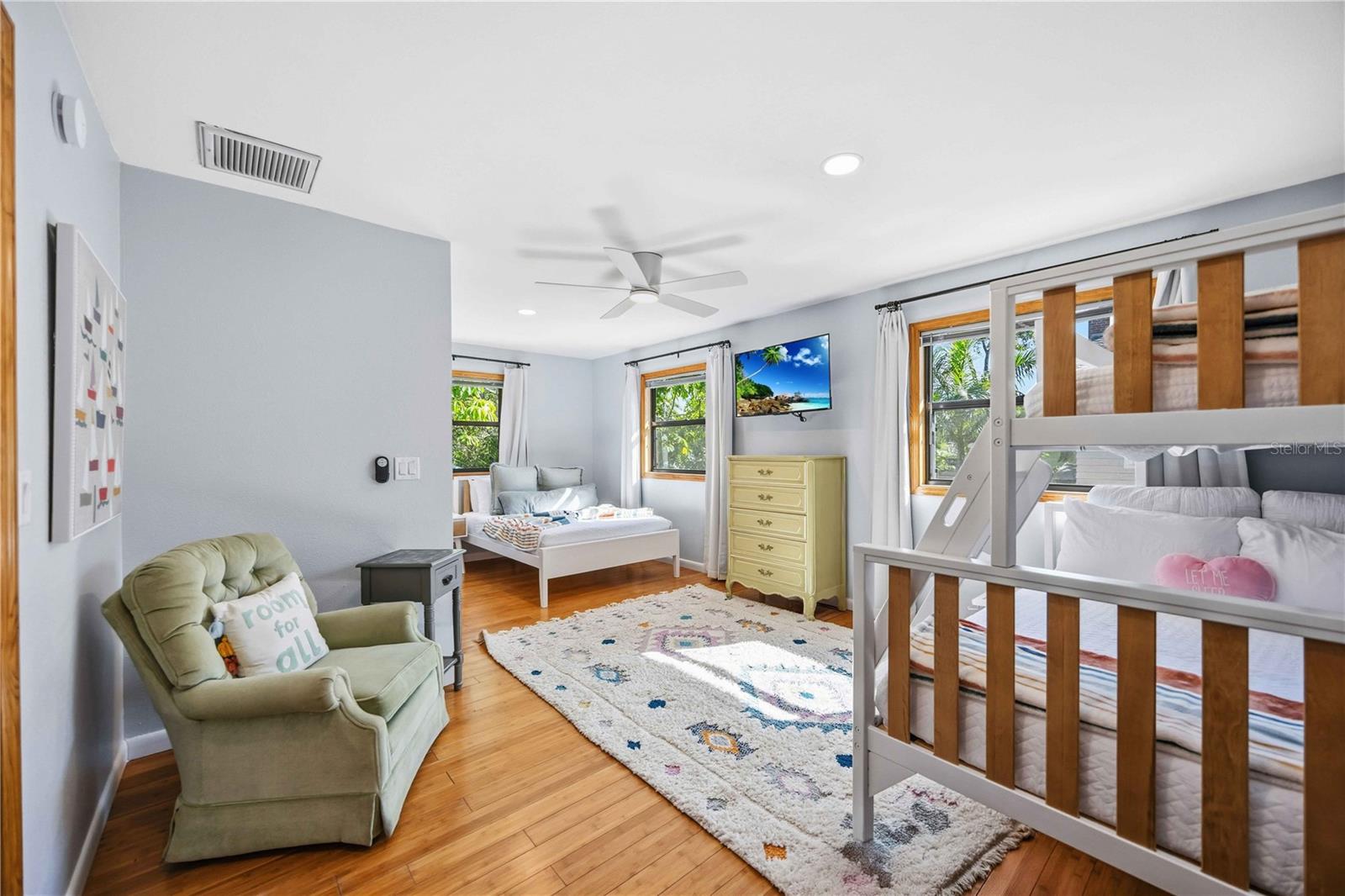 Image 6 of 54 For 2711 1st Avenue W