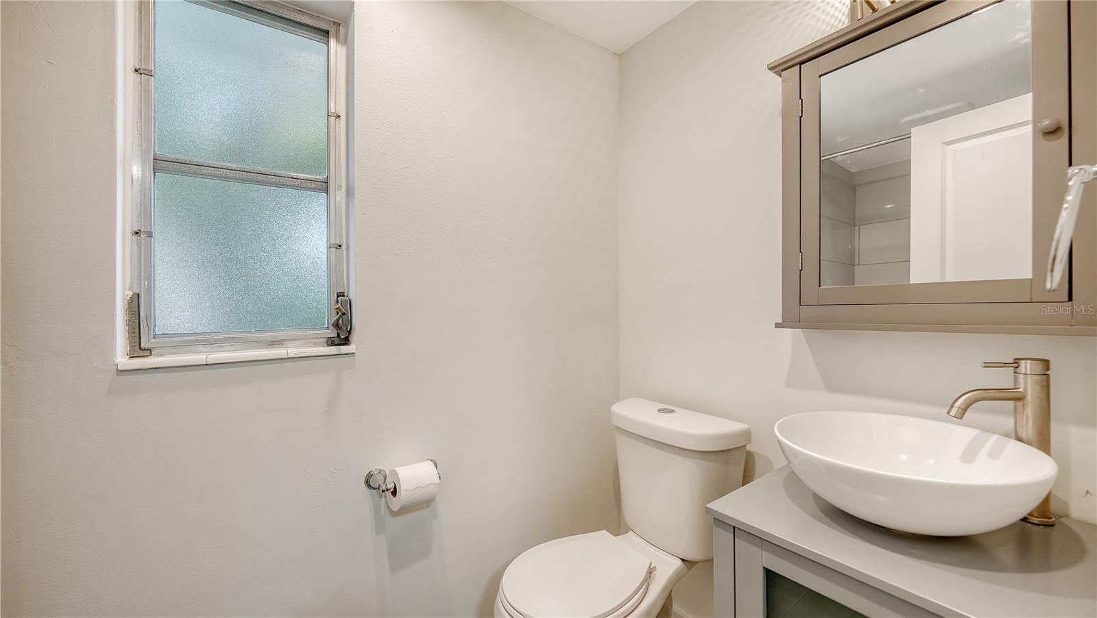 Image 17 of 35 For 2374 Arlington Street