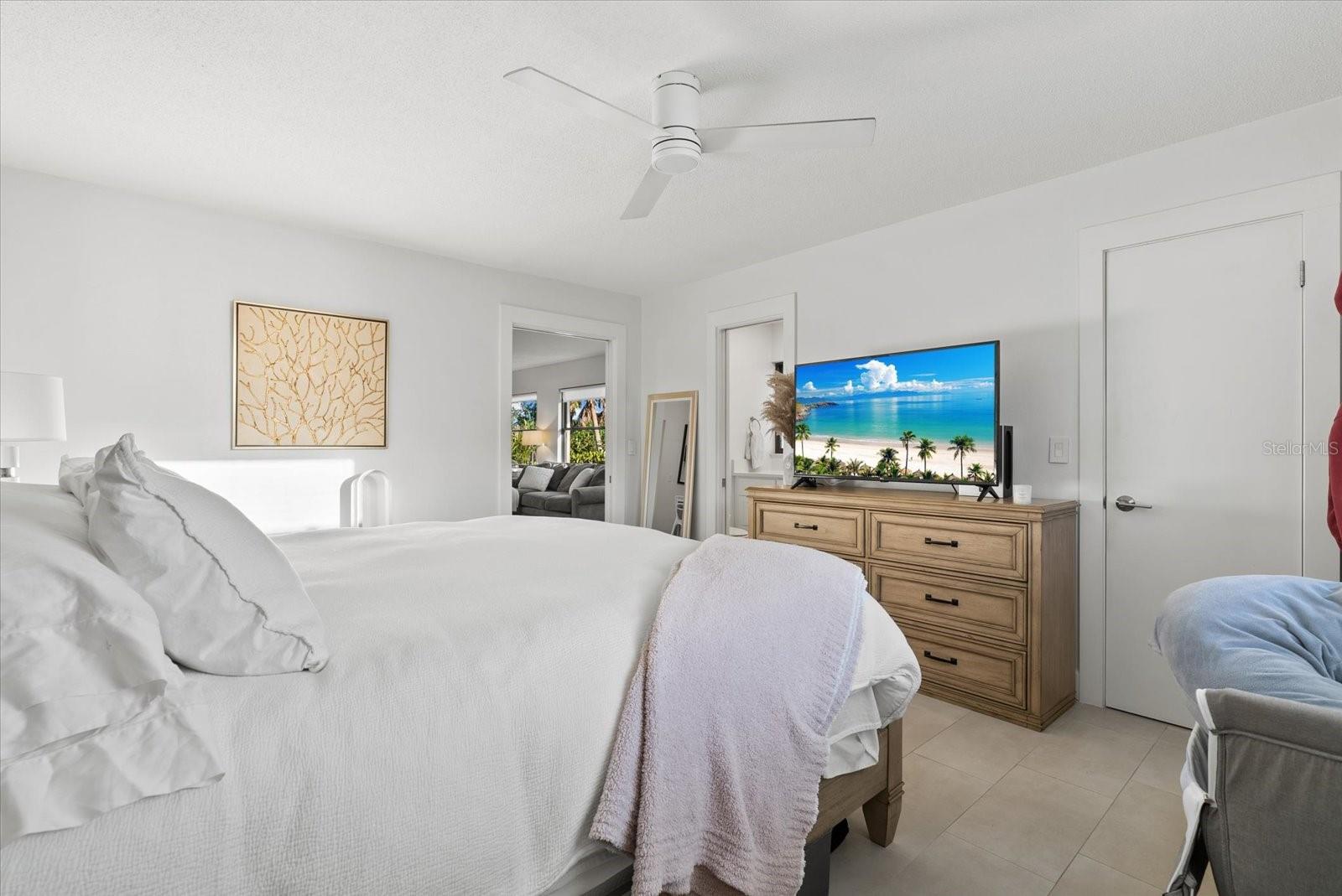 Image 17 of 29 For 6835 Roxbury Drive