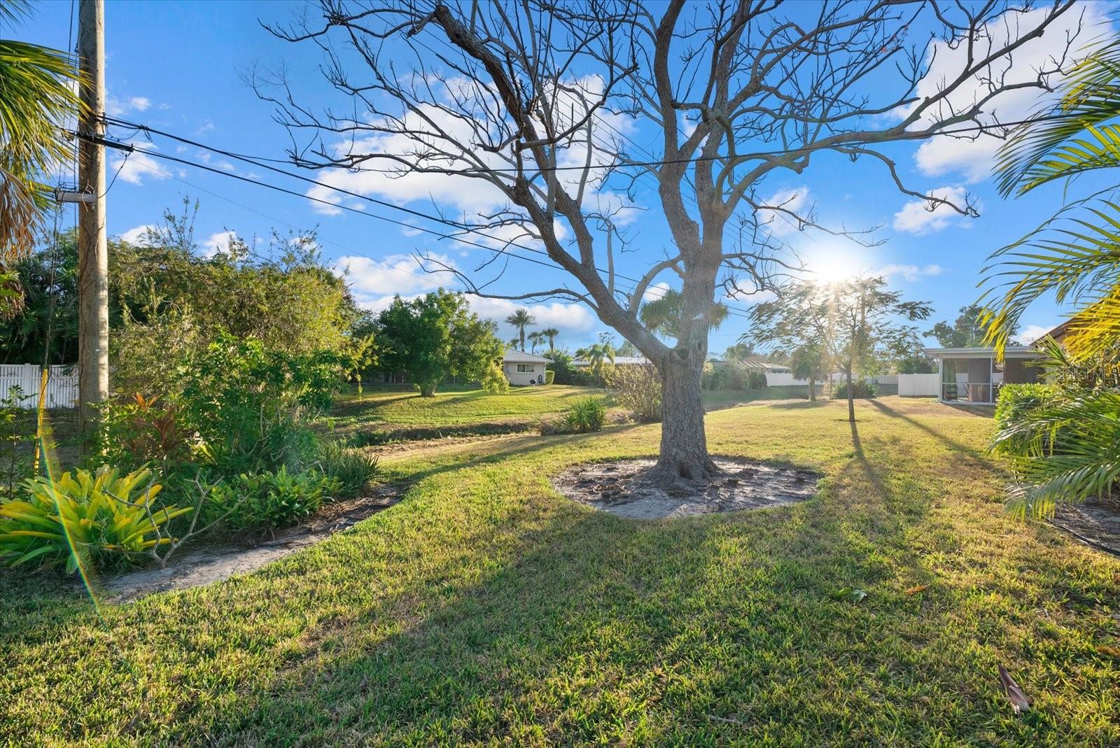 Image 26 of 29 For 6835 Roxbury Drive