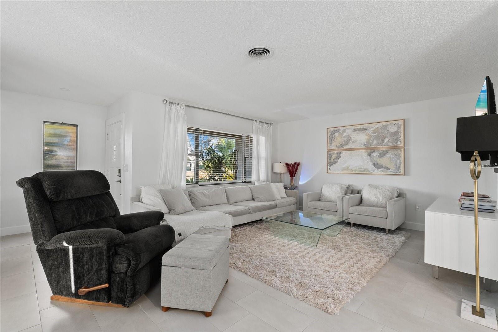 Image 3 of 29 For 6835 Roxbury Drive