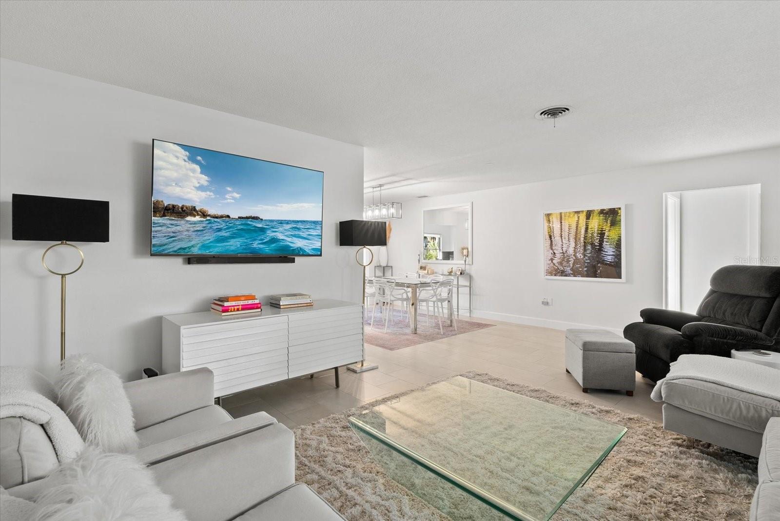 Image 4 of 29 For 6835 Roxbury Drive