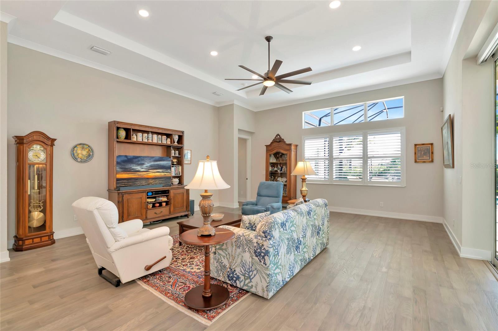 Image 19 of 80 For 8252 Redonda Loop