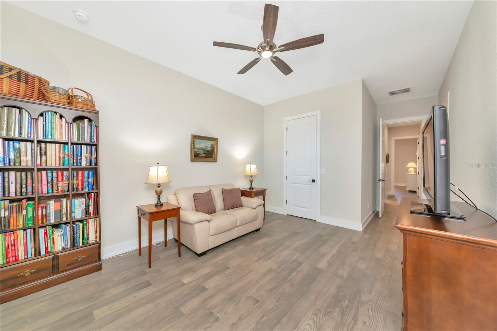 Image 33 of 80 For 8252 Redonda Loop