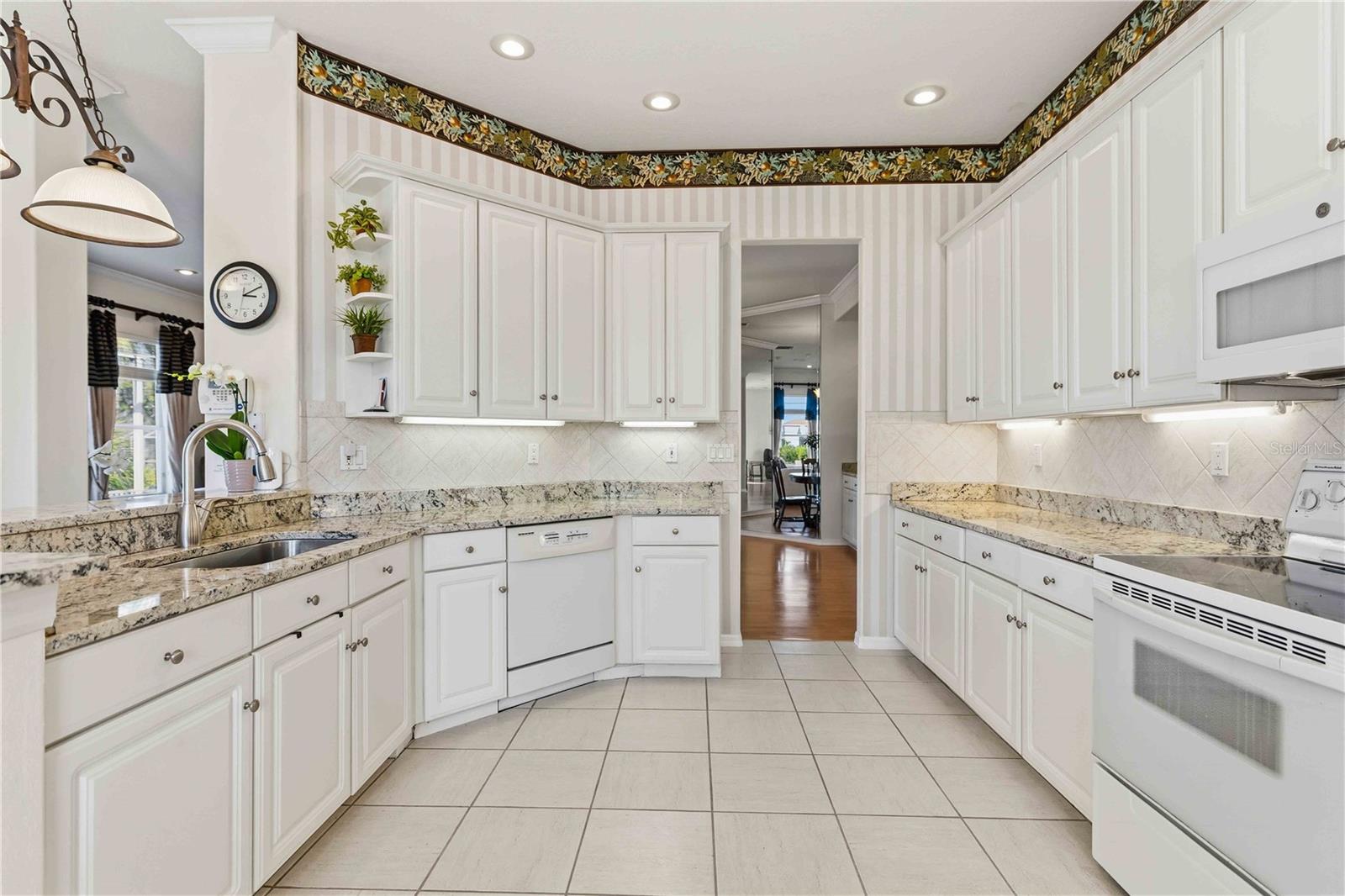 Image 18 of 56 For 136 41st Circle E