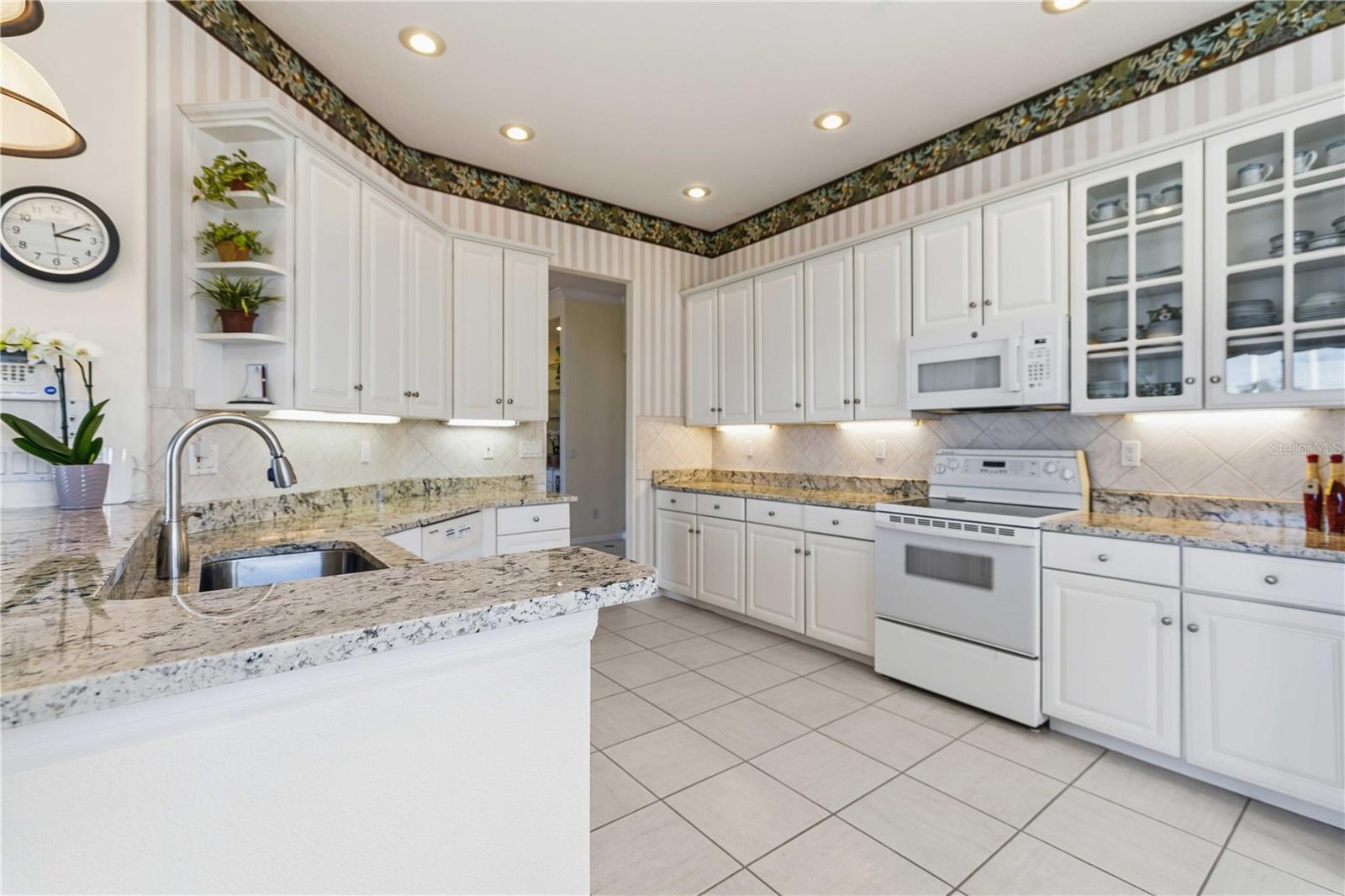 Image 20 of 56 For 136 41st Circle E