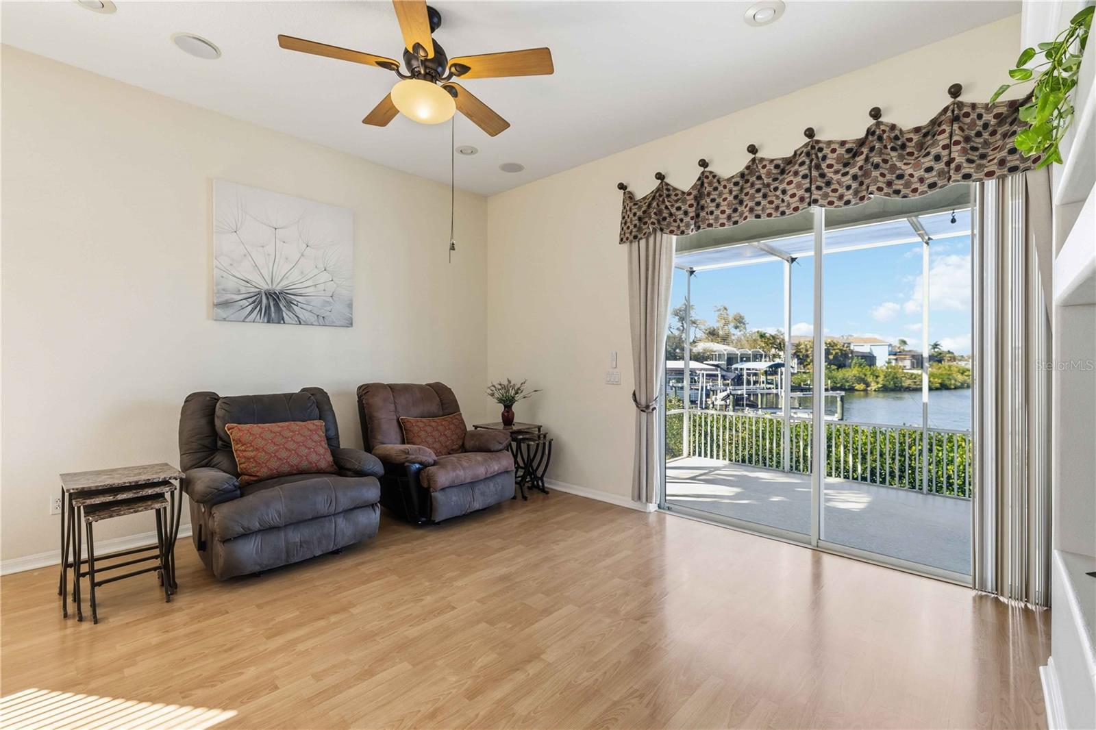 Image 24 of 56 For 136 41st Circle E