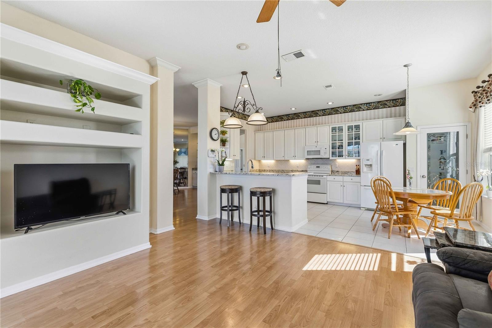 Image 25 of 56 For 136 41st Circle E