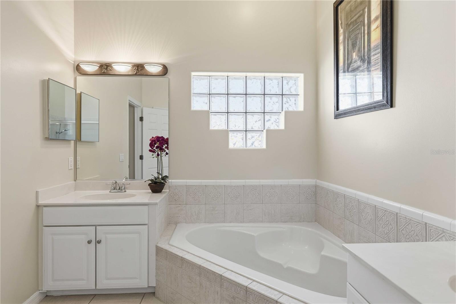 Image 29 of 56 For 136 41st Circle E