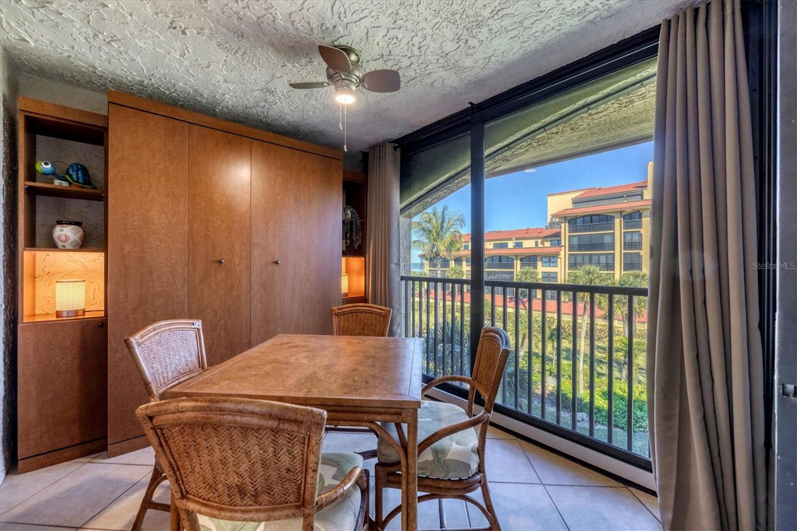 Image 19 of 43 For 8750 Midnight Pass Road 302