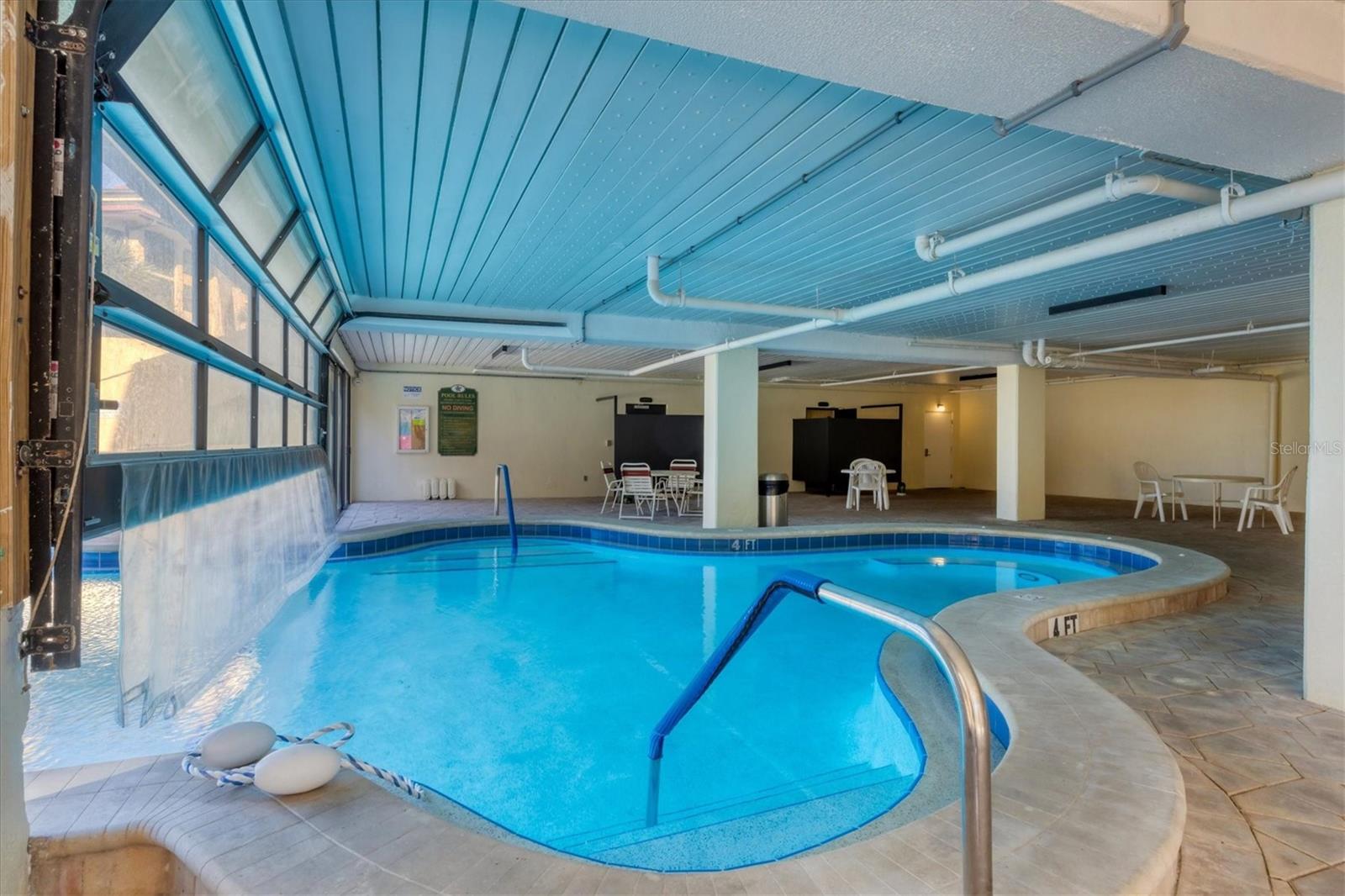 Image 27 of 43 For 8750 Midnight Pass Road 302