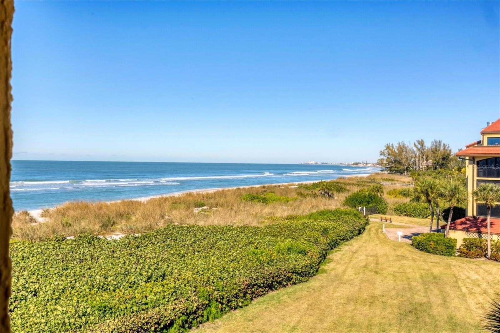 Image 30 of 43 For 8750 Midnight Pass Road 302