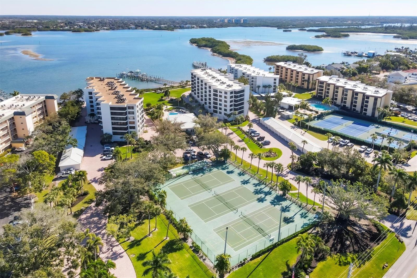 Image 32 of 43 For 8750 Midnight Pass Road 302