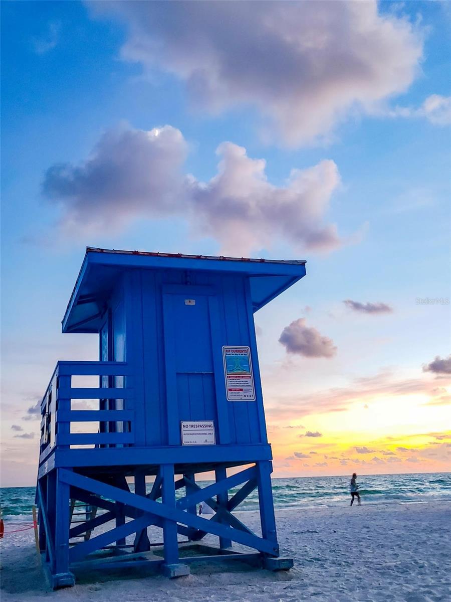 Image 37 of 43 For 8750 Midnight Pass Road 302