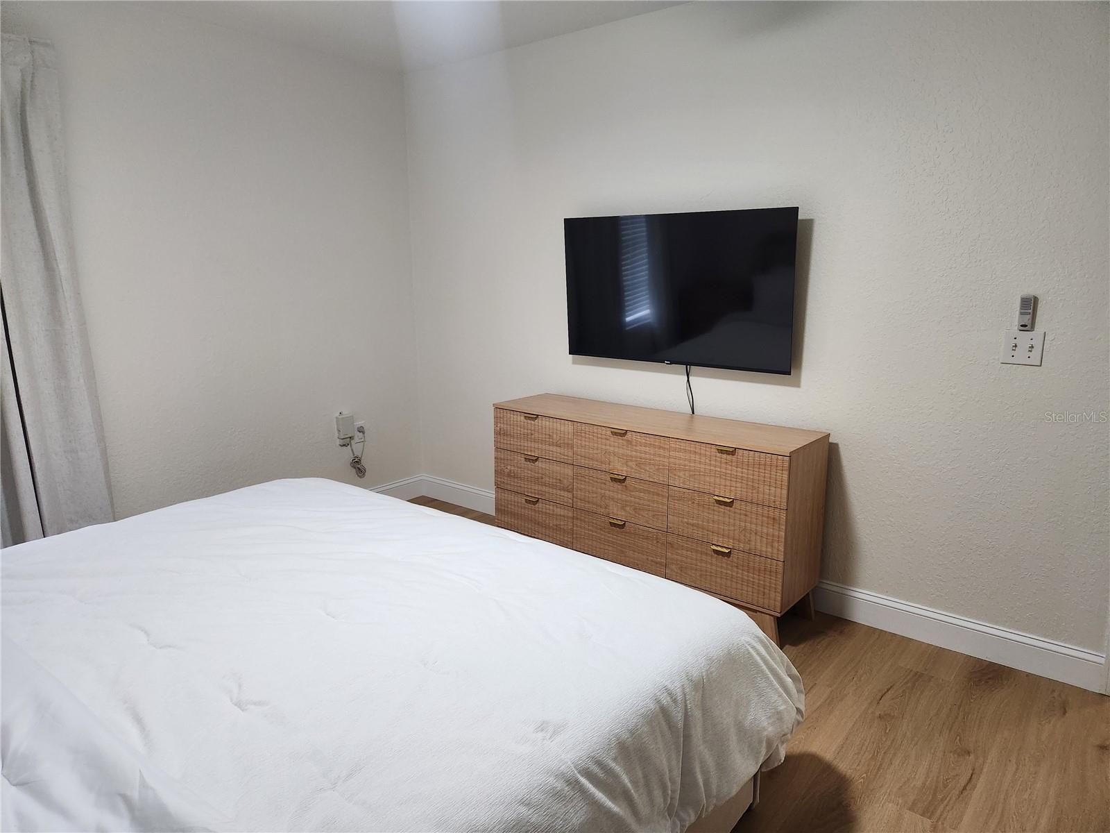 Image 14 of 32 For 8926 Manor Loop Circle 201 B