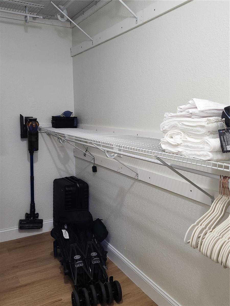 Image 15 of 32 For 8926 Manor Loop Circle 201 B