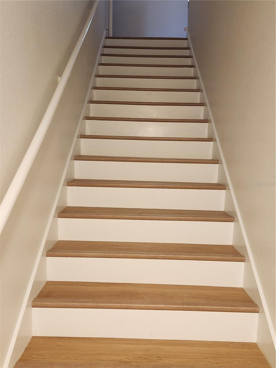 Image 4 of 32 For 8926 Manor Loop Circle 201 B