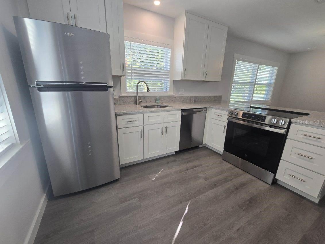 Image 2 of 13 For 107 29th Street