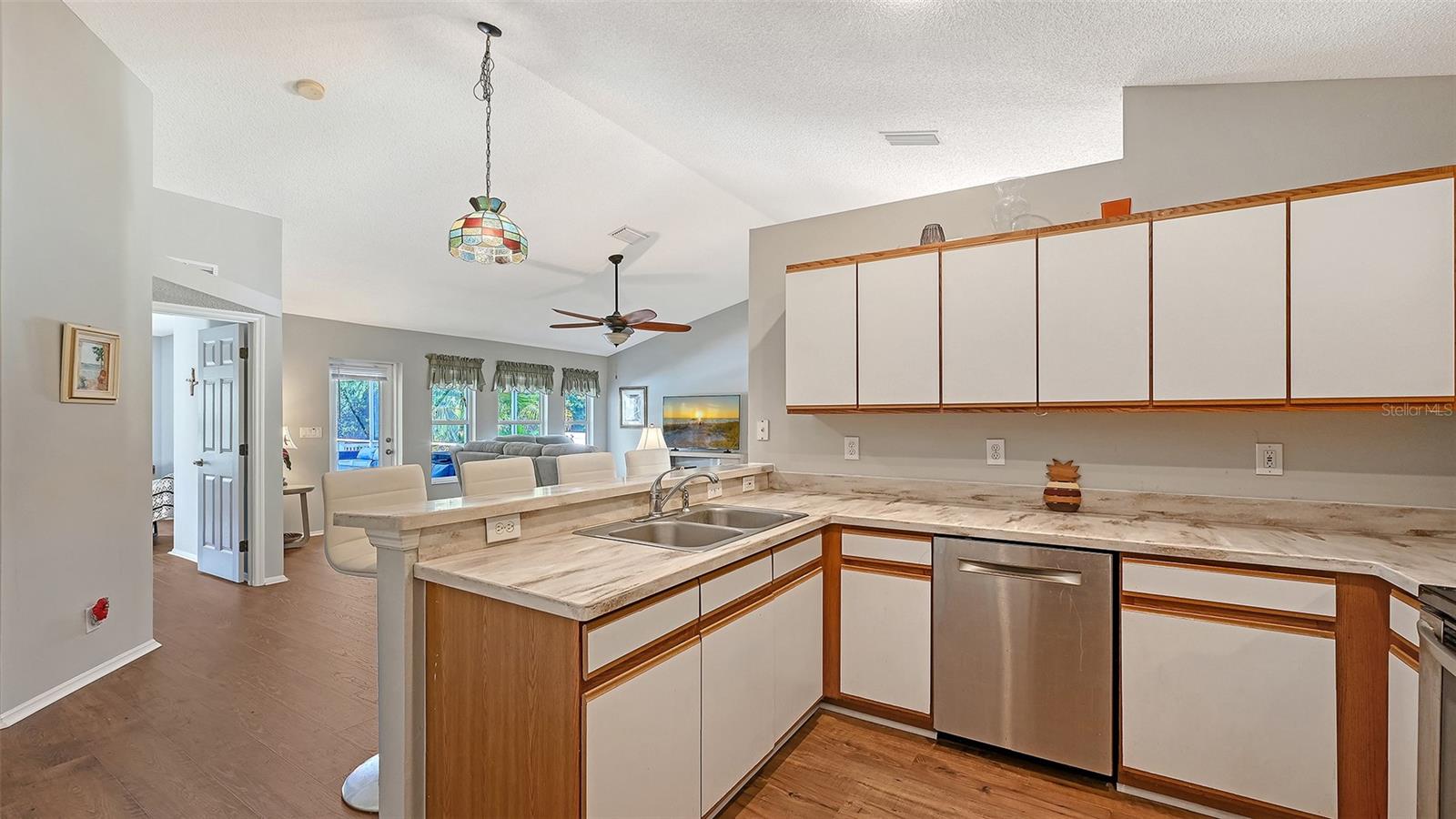 Image 16 of 42 For 406 116th Street E