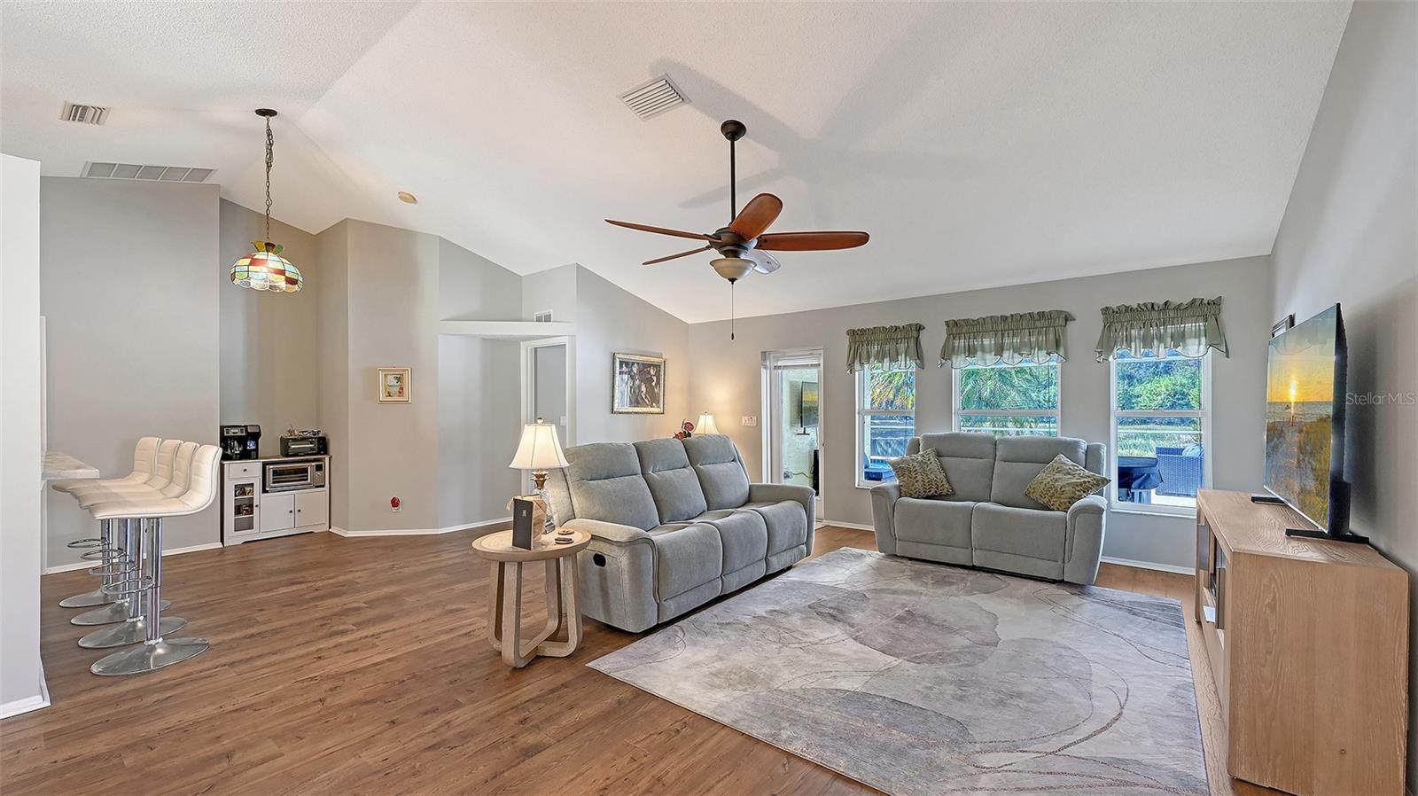 Image 7 of 42 For 406 116th Street E