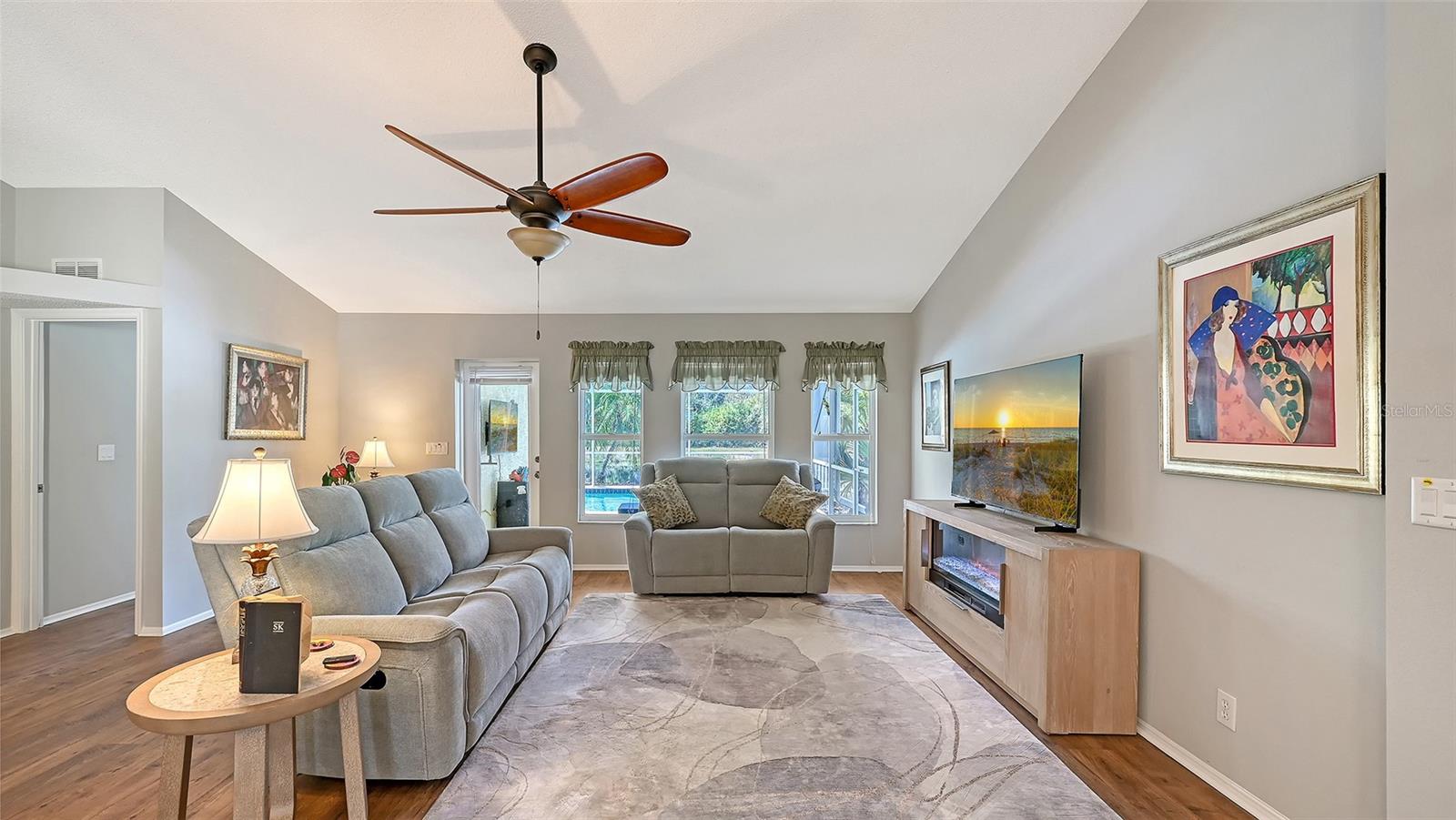 Image 8 of 42 For 406 116th Street E