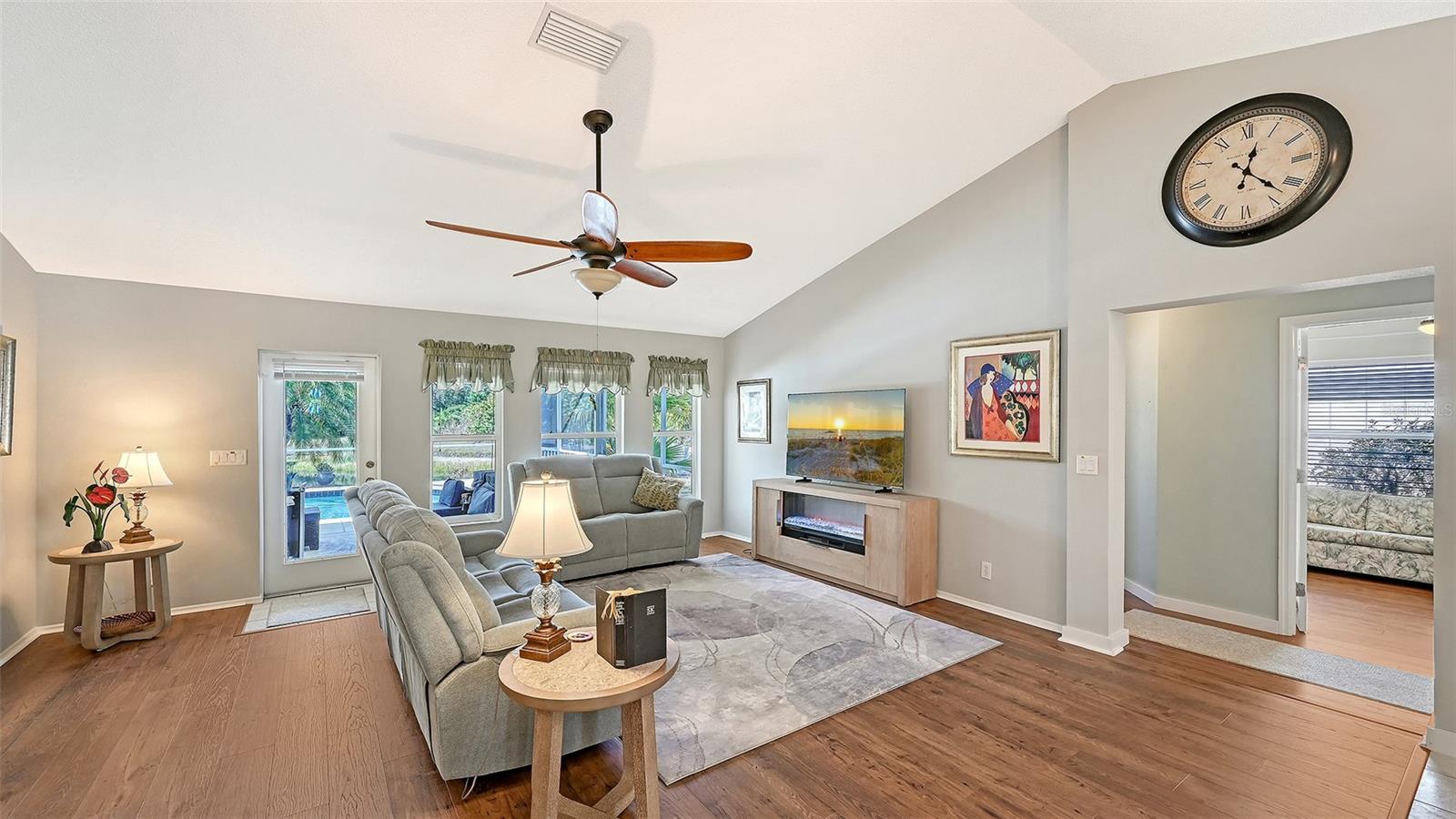 Image 9 of 42 For 406 116th Street E