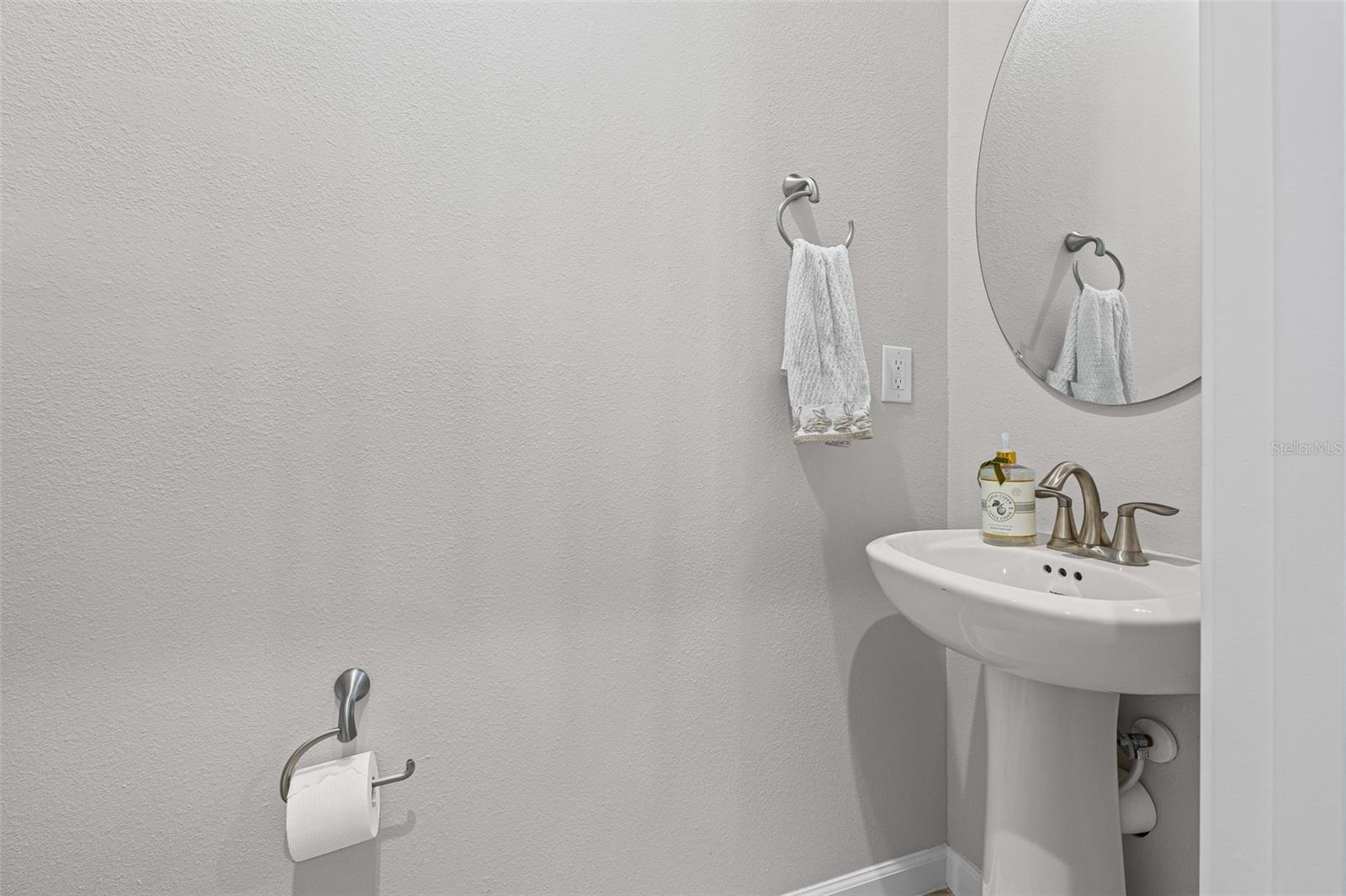 Image 17 of 46 For 11960 Sky Acres Terrace