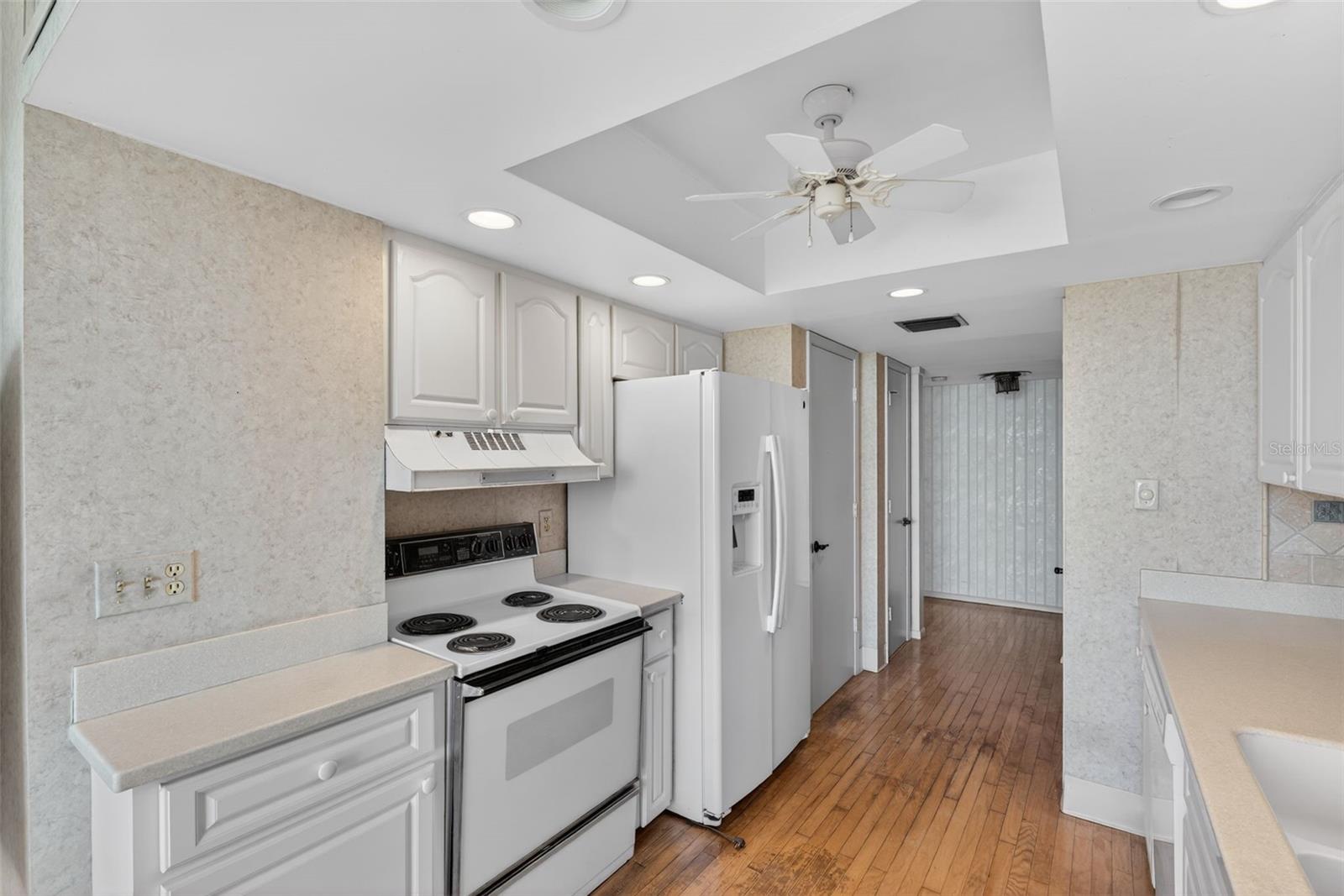 Image 11 of 33 For 1111 Gulfstream Avenue 8d