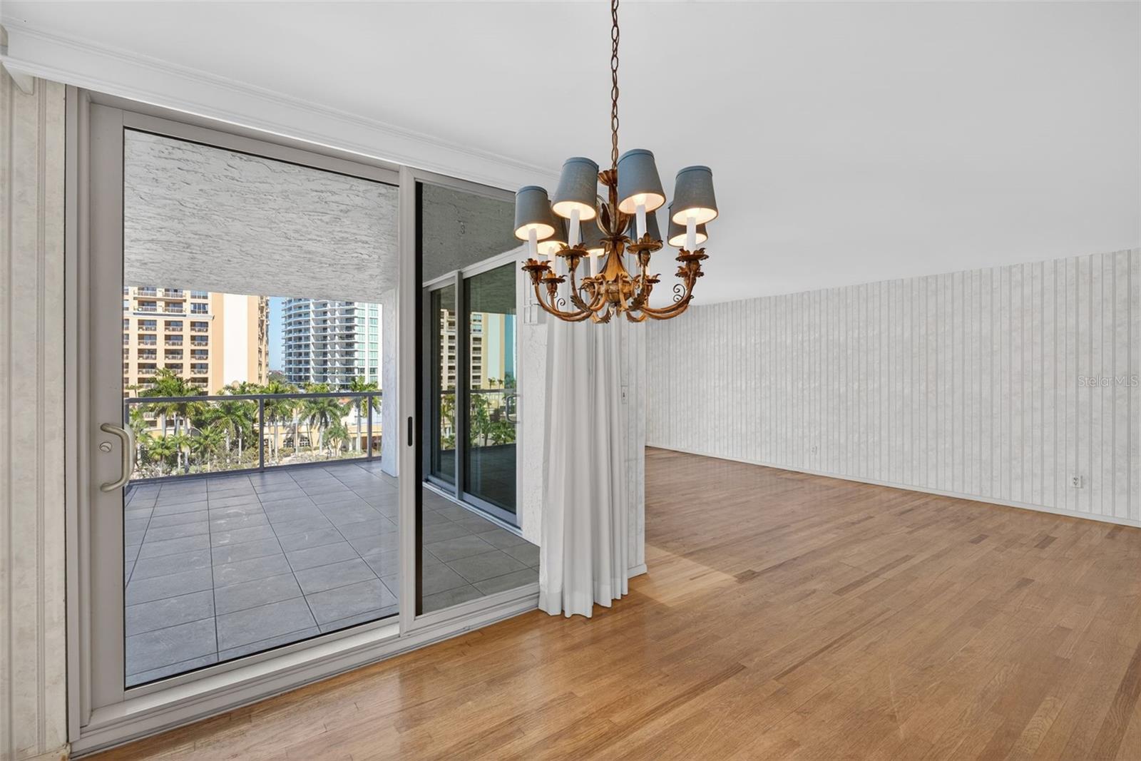 Image 15 of 33 For 1111 Gulfstream Avenue 8d