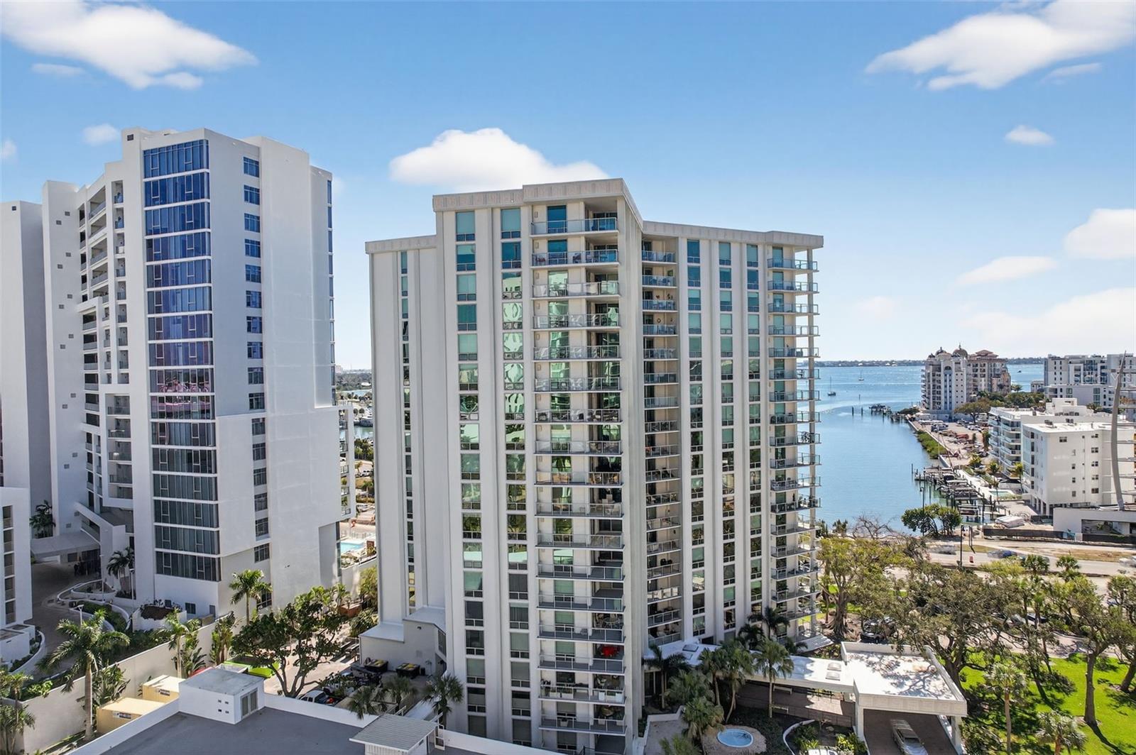 Image 4 of 33 For 1111 Gulfstream Avenue 8d