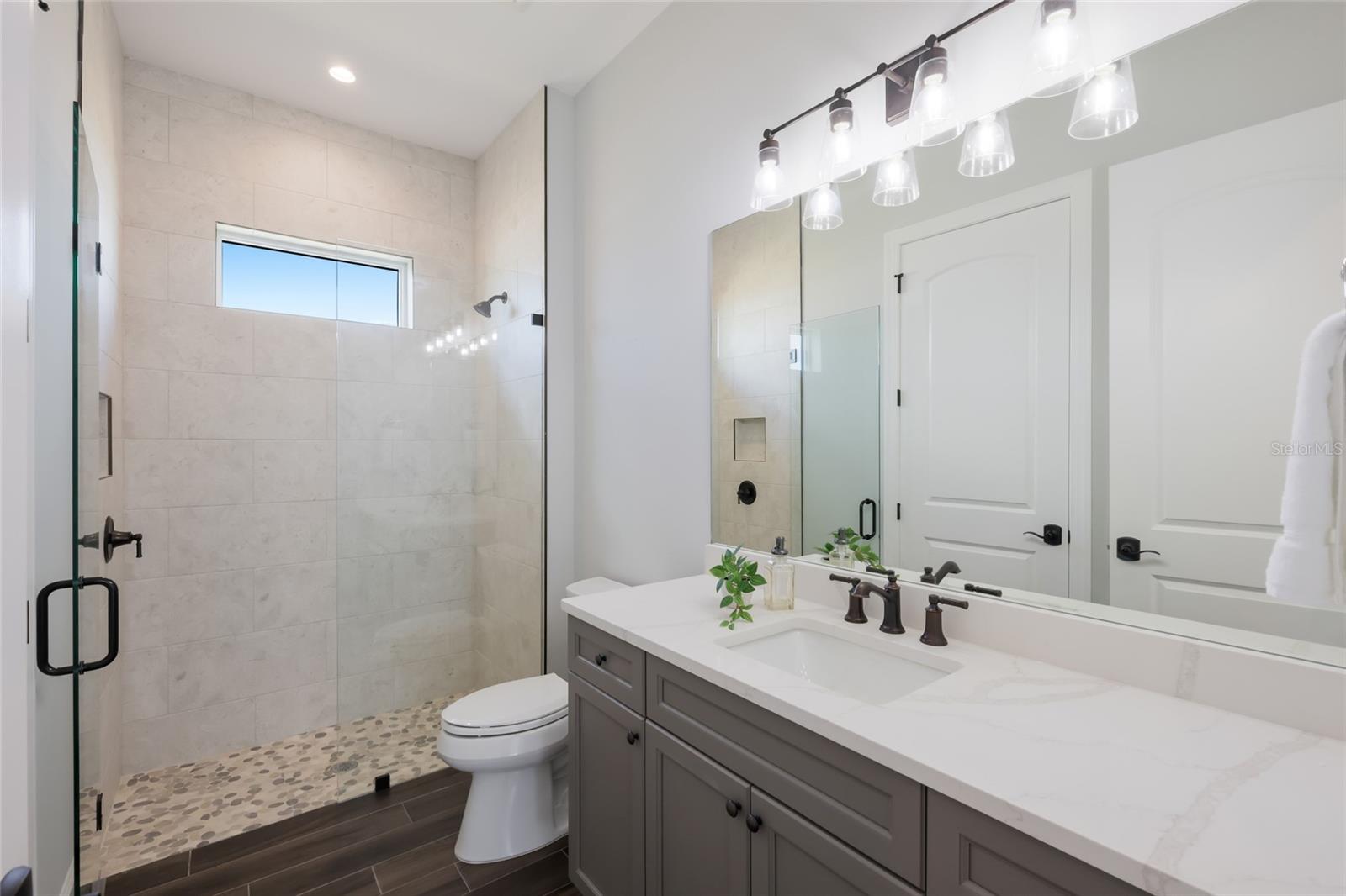 Image 27 of 81 For 1529 Rio Vista Terrace