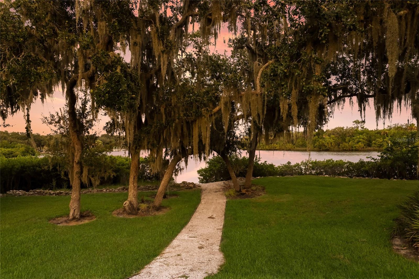 Image 72 of 81 For 1529 Rio Vista Terrace