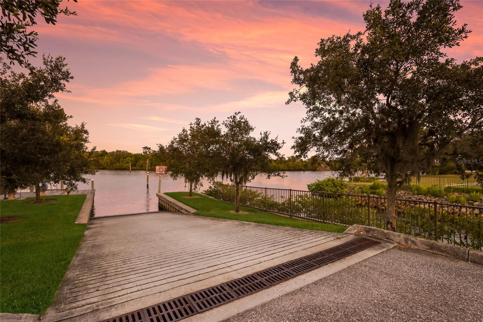 Image 73 of 81 For 1529 Rio Vista Terrace